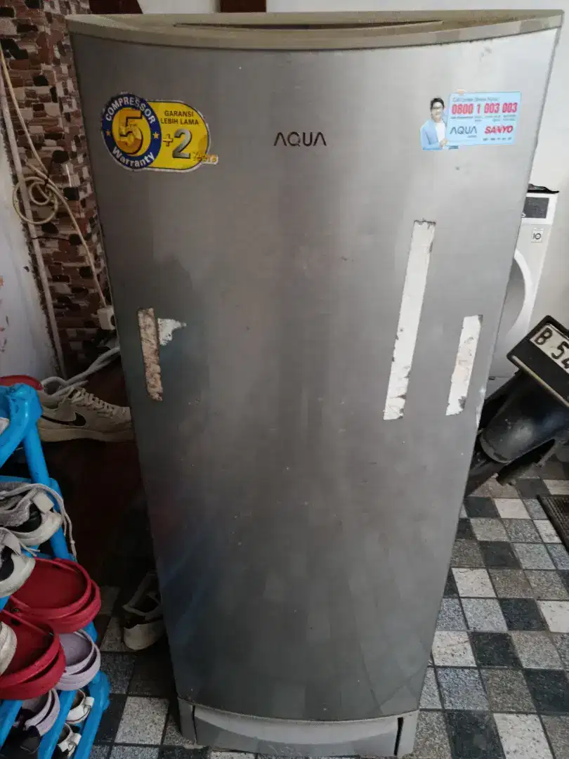 Kulkas aqua 1 pintu bekas (tidak dingin)