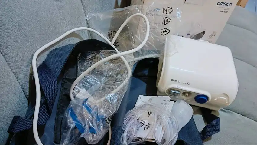 Alat uap nebulizer omron