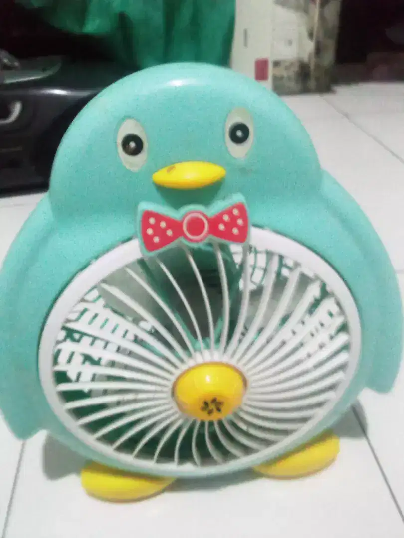 Dijual kipas angin duduk menunggu Minion 7 inch merk advance mulus ors