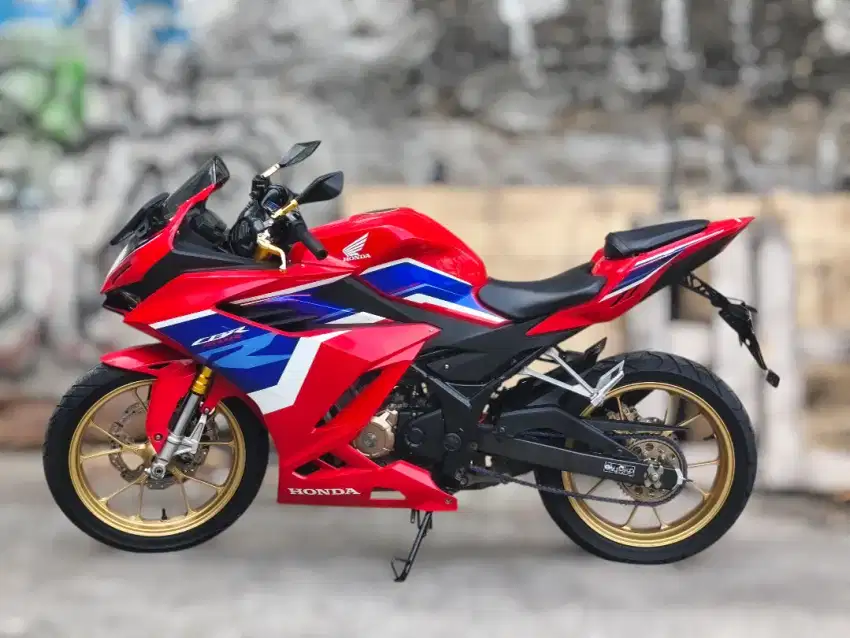 Dp 1jt cicil mulai 700rban honda CBR 150 R r15 150R,ktp luar bs kredit
