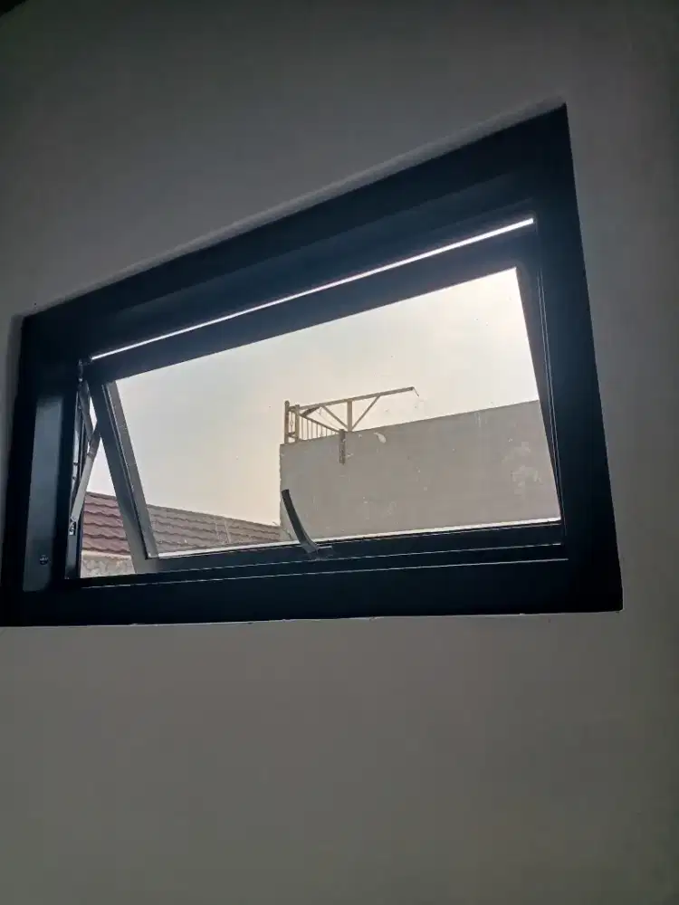 Pasang dan pesan kusen pintu jendela aluminium