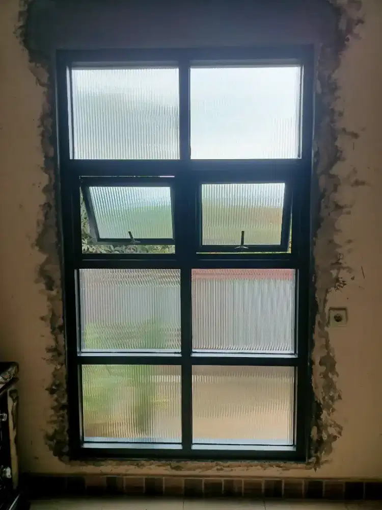 Kusen aluminium dan kaca