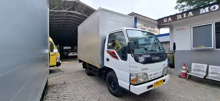 Isuzu Elf NHR 55 100PS 4R + Box Alumunium Jumbo - 2014 - terawat