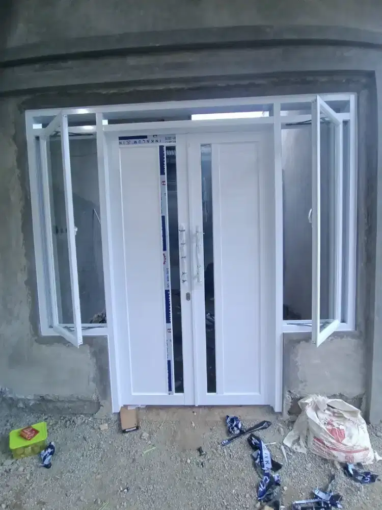 Pemasangan dan pemesanan kusen pintu jendela aluminium
