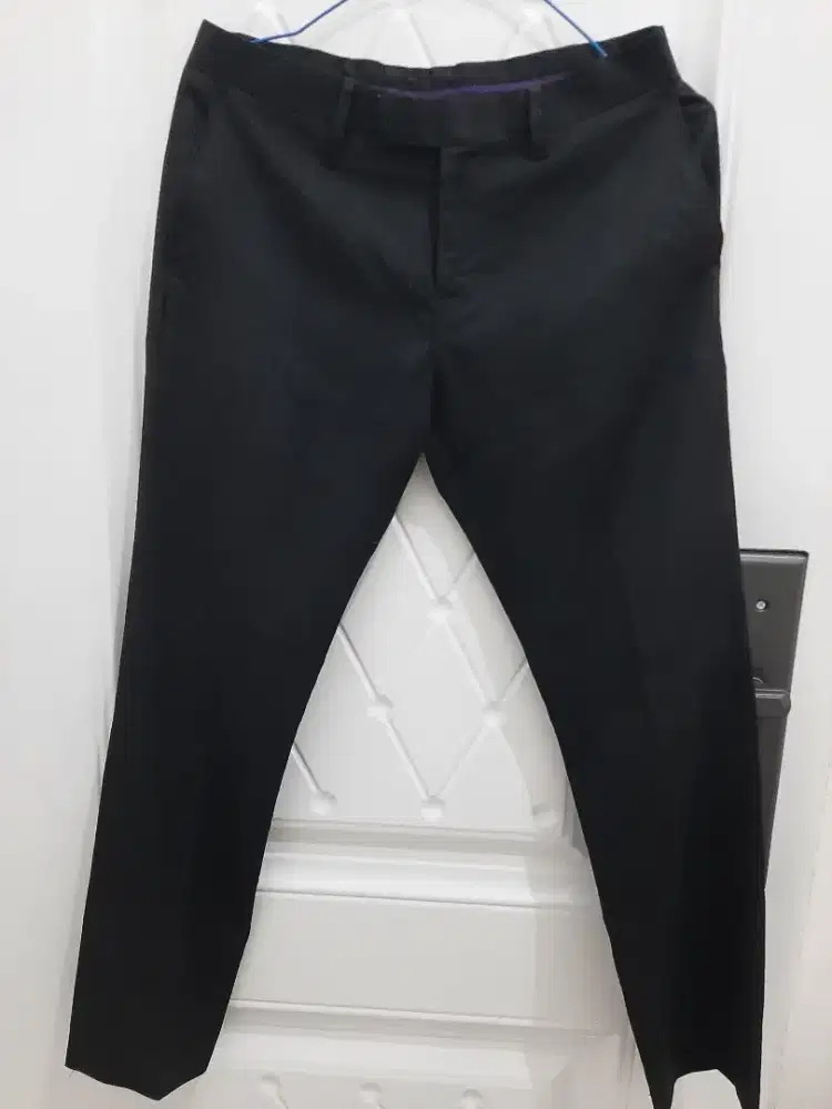 Celana pria bahan warna hitam