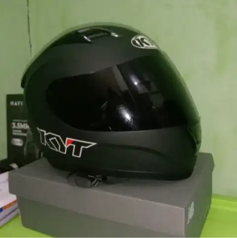 HELM FULLFACE KYT HITAM