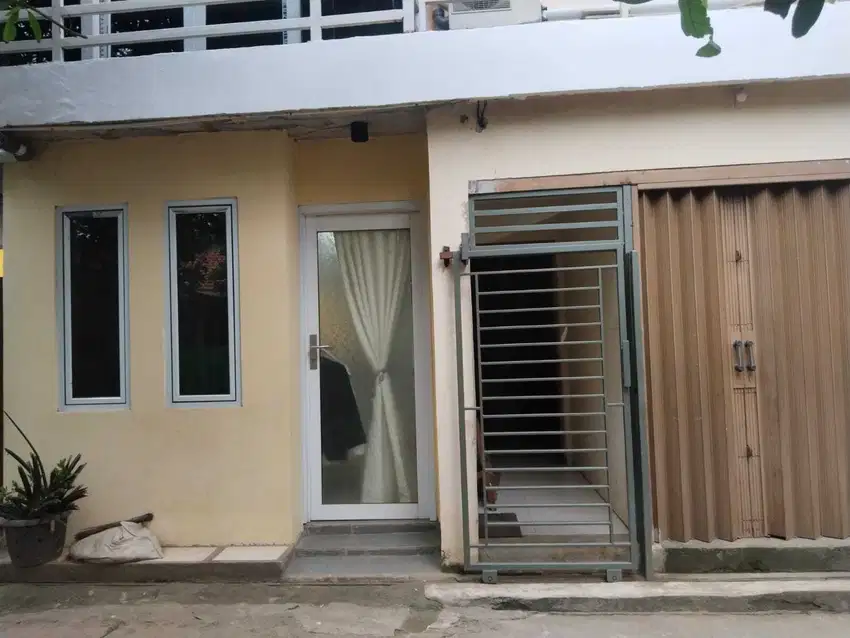 Dijual Rumah 2,5 Lantai Lokasi di Jalan Raya Ciangsana Bojongkulur
