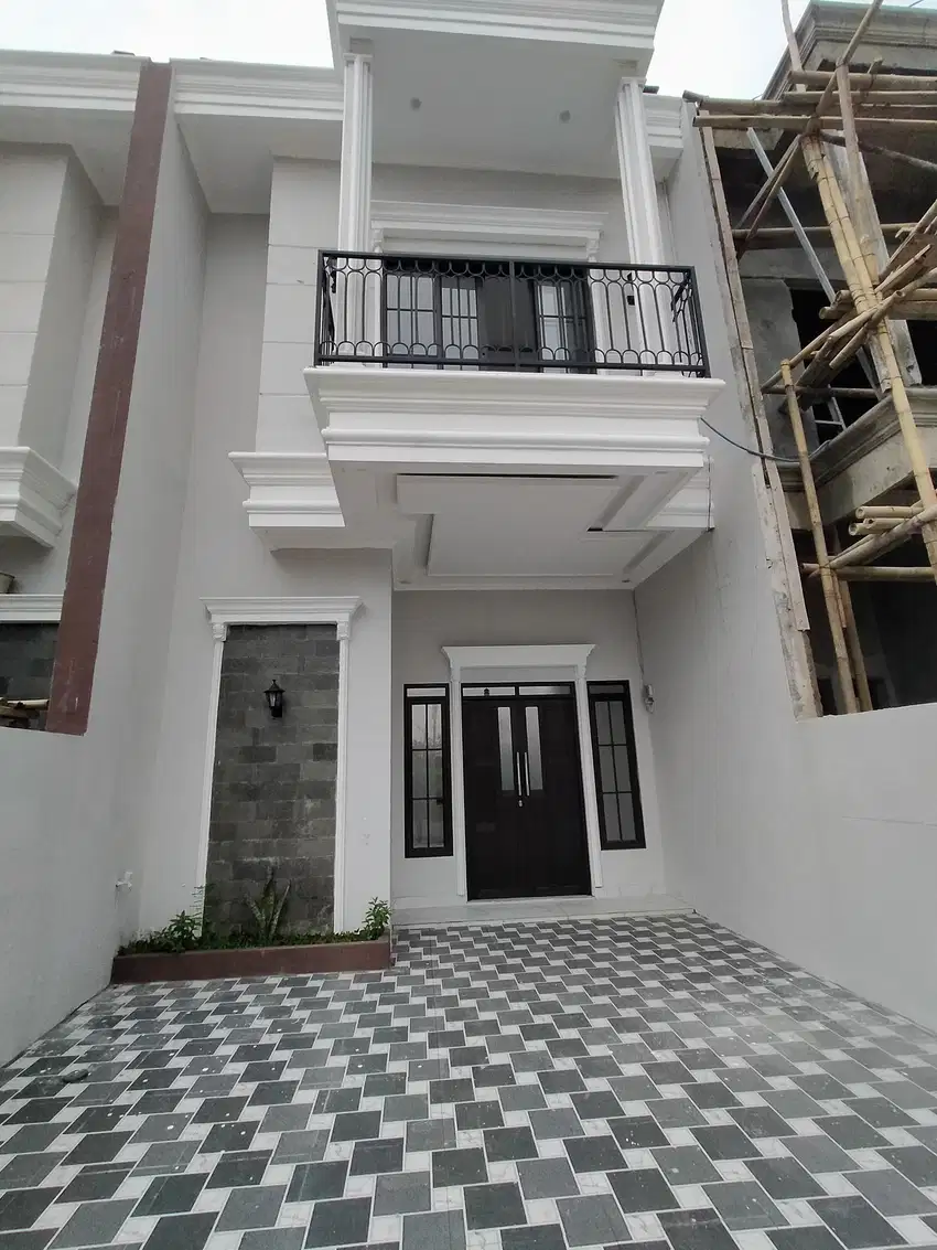 Rumah 2 lantai cash dan KPR tersedia