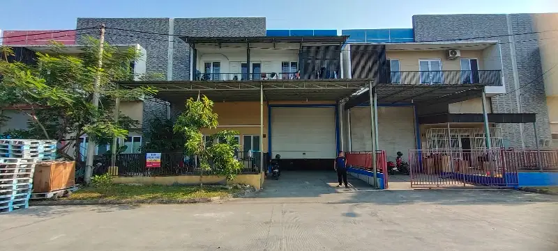 gudang siap pakai dalam kawasan bizpoint