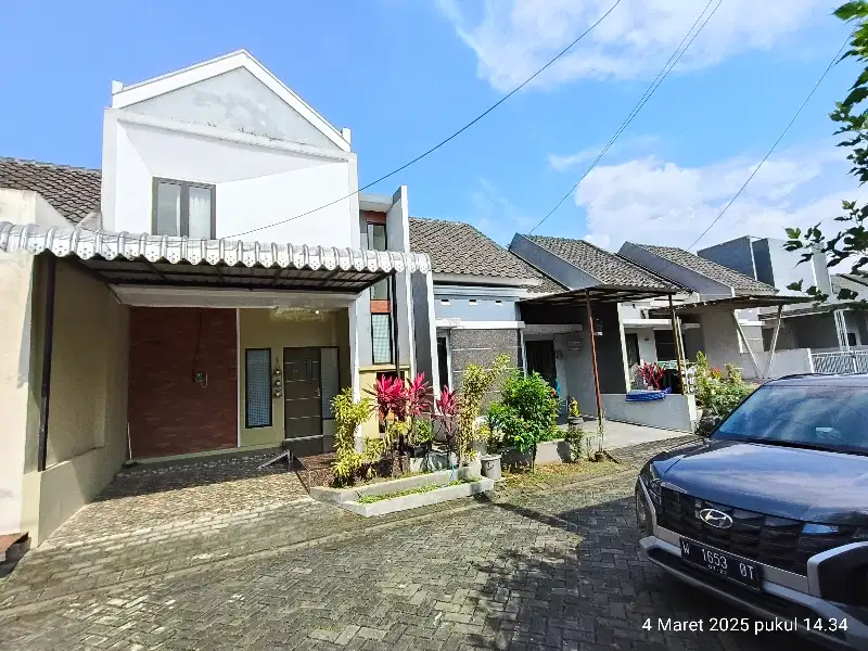 RUMAH 2 LANTAI,HARGA MURAH, CANTIK DAN STRATEGIS,