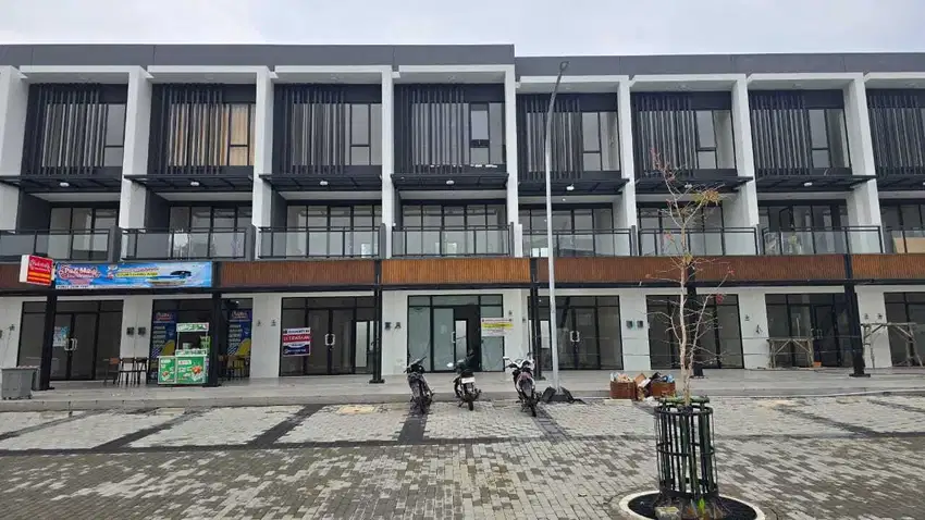 Dijual Ruko Hampton Hadap Jalan Siap Pakai di Paramount
