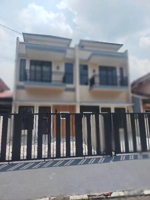 rumah cantik dua lantai di citra raya Tangerang