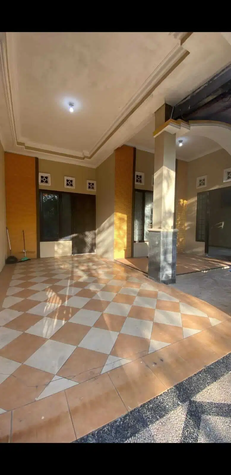 Rumah bagus terawat mutiara citra graha candi Sidoarjo jati pinang