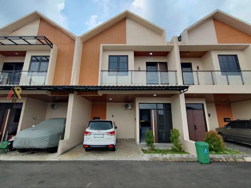 Rumah Dijual Cipayung Jakarta Timur Townhouse Pinggir Jalan Tol