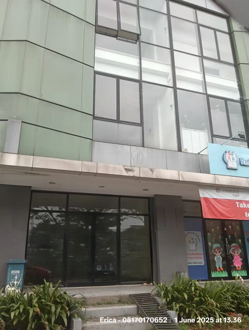 Disewakan ruko 3 lantai belakang sudh dijadikan dapur d Suvarna Sutera