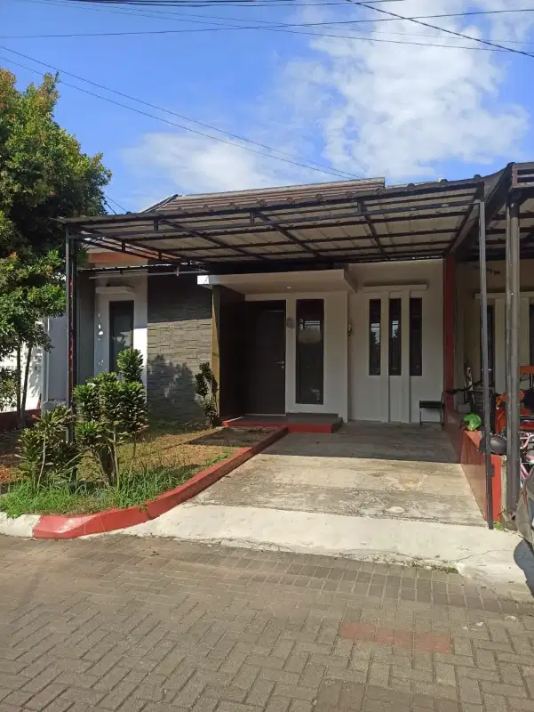Di jual Rumah di komplek elit dekat Summarecon grand Sharon