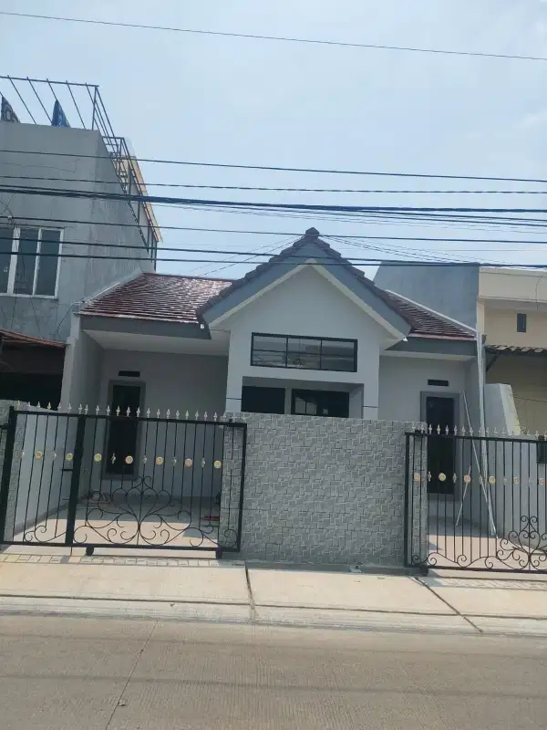 Rumah 1 1/4 lantai siap huni full renovasi di Griya loka bsd