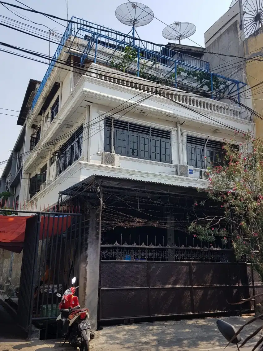 Rumah SHM 3 lantai Bisa untuk Industri, Krekot Bunder, Jakarta Pusat