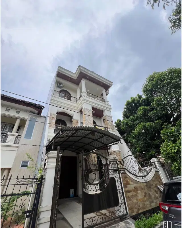 Di jual Rumah Selangkah dari Mall Panakkukang Makassar