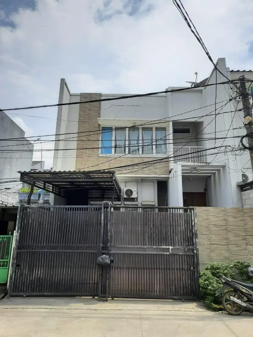 Rumah 2 lantai luas 8x20 160m type 5KT, Kelapa Hibrida Kelapa Gading