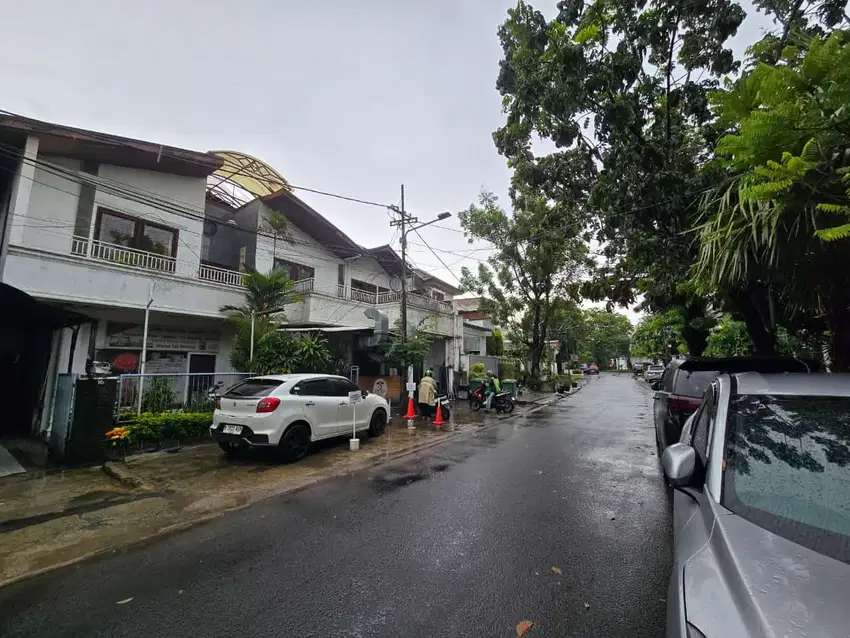 Rumah Usaha di Cipaku Jakarta Selatan