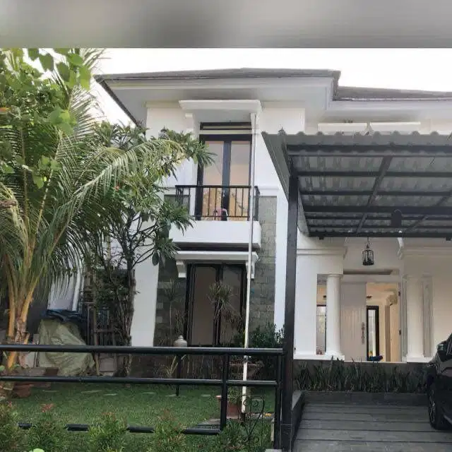 Rumah di Kota Wisata bonus Kolam Renang