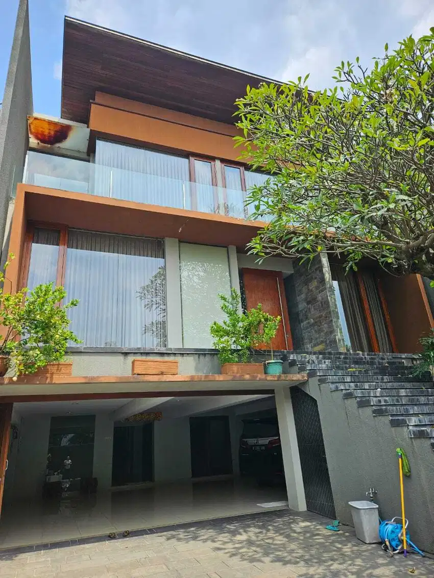 Rumah di Puri Indah Blok J