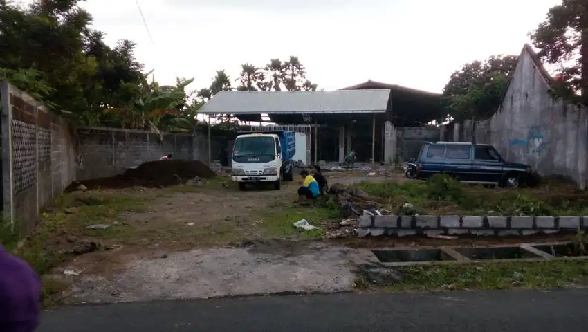 Tanah Hook (dua muka) dekat dengan jalan kaliurang