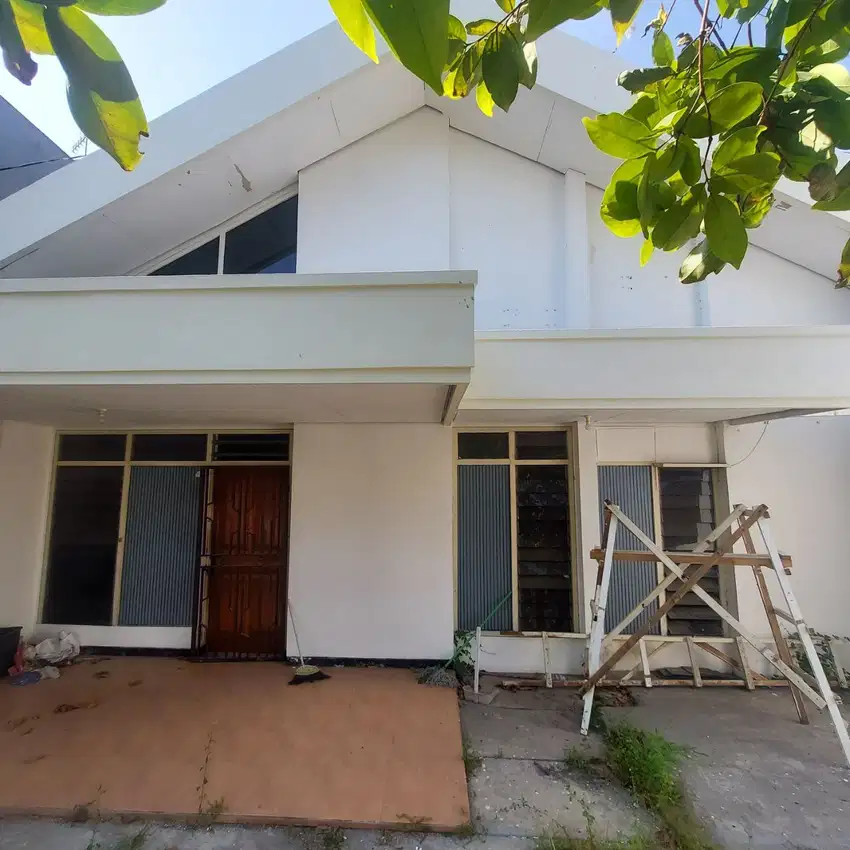 Rumah Manyar Kertoadi Row 2 mobil TURUN HARGA