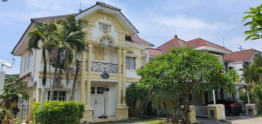 DIJUAL RUMAH VIRGINIA REGENCY PAKUWON CITY SURABAYA RON.A001