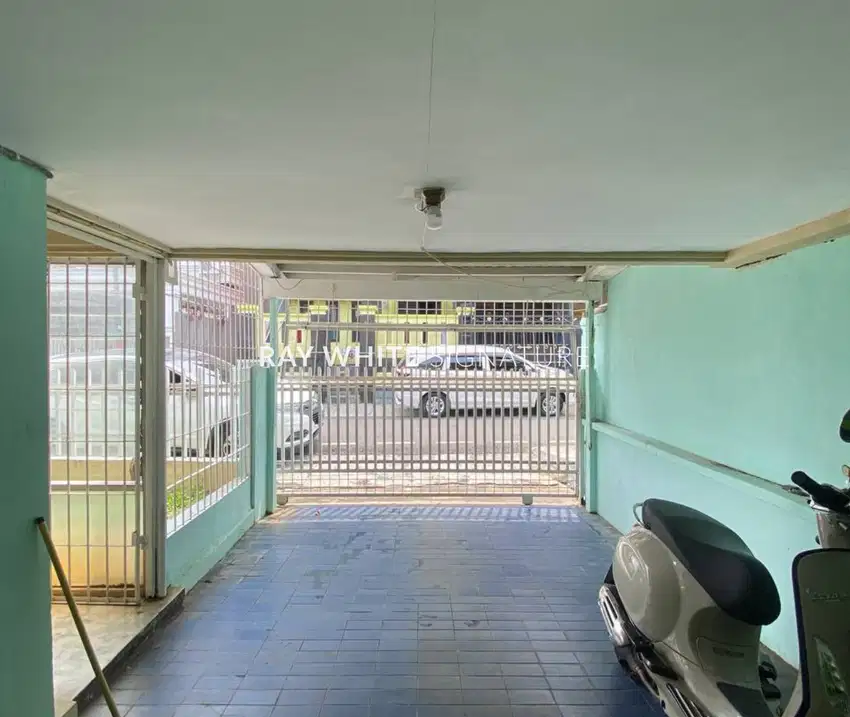 Dijual rumah cocok untuk kost di Cempaka Putih Tengah XIII