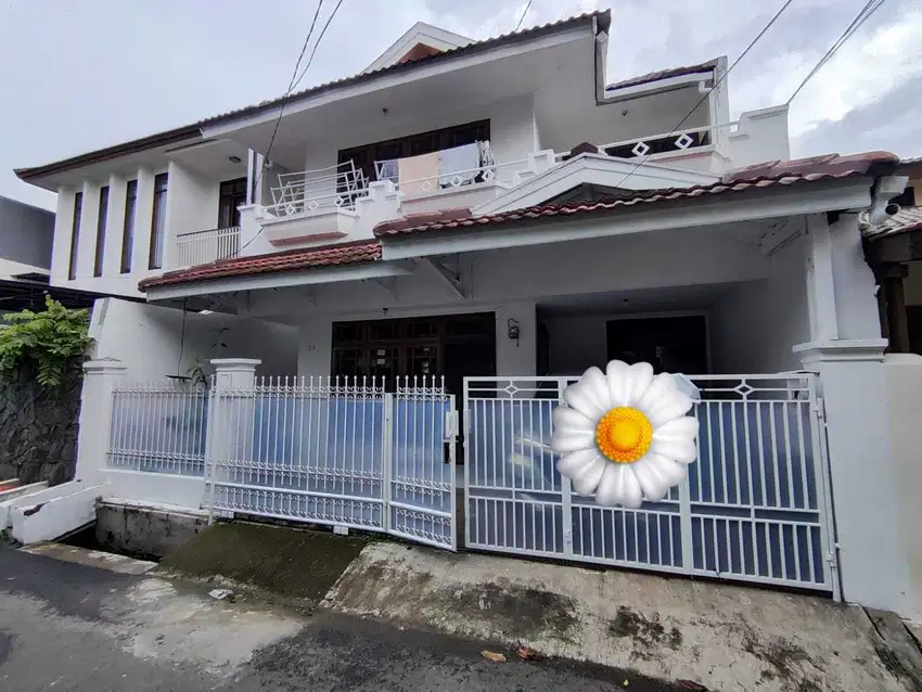Dijual Rumah 2 lt Minimalis bagus siap huni startegis di Pulomas
