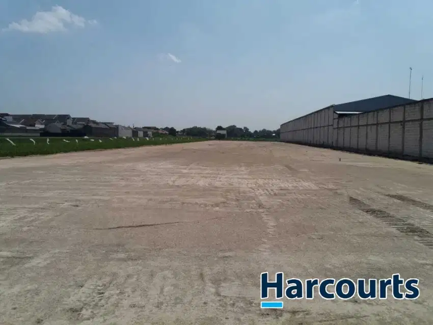Tanah kering siap bangun dekat pintu toll Klodran Solo