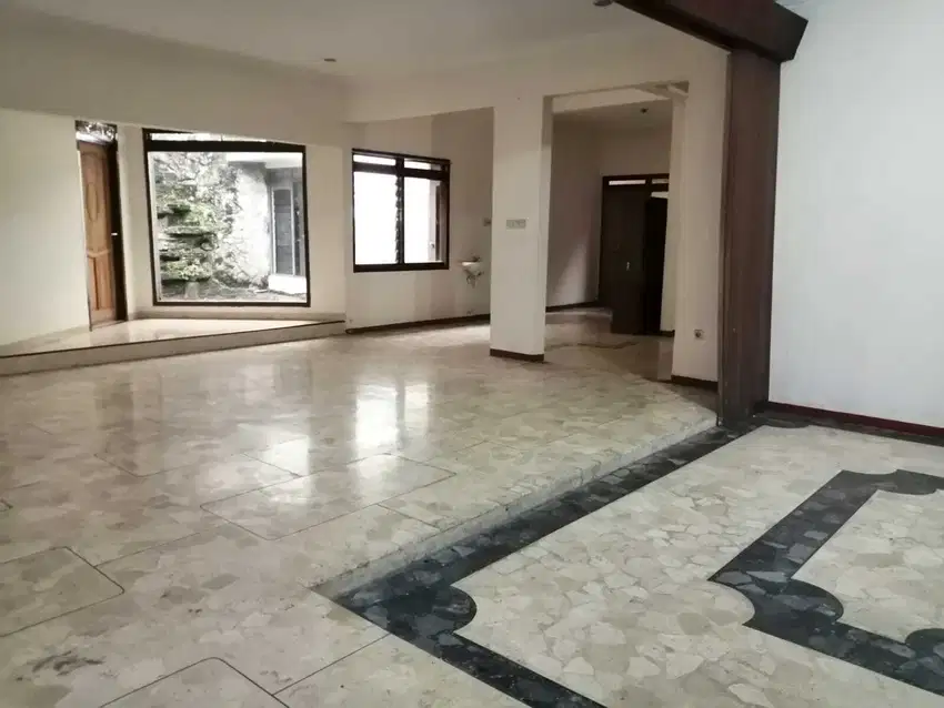 Dijual Rumah 2 Lantai Jl. Jemur Andayani Surabaya Selatan