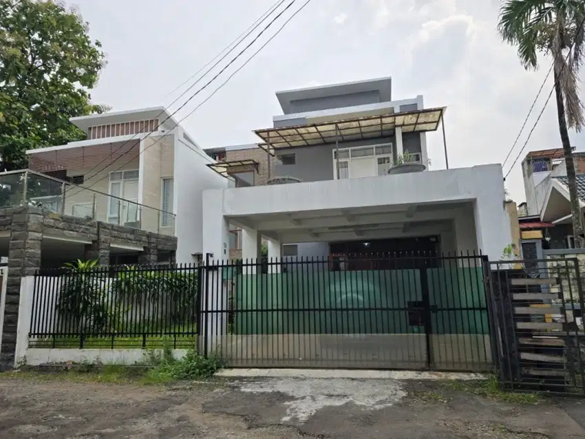 Rumah Bintaro lokasi strategis dekat pintu TOL