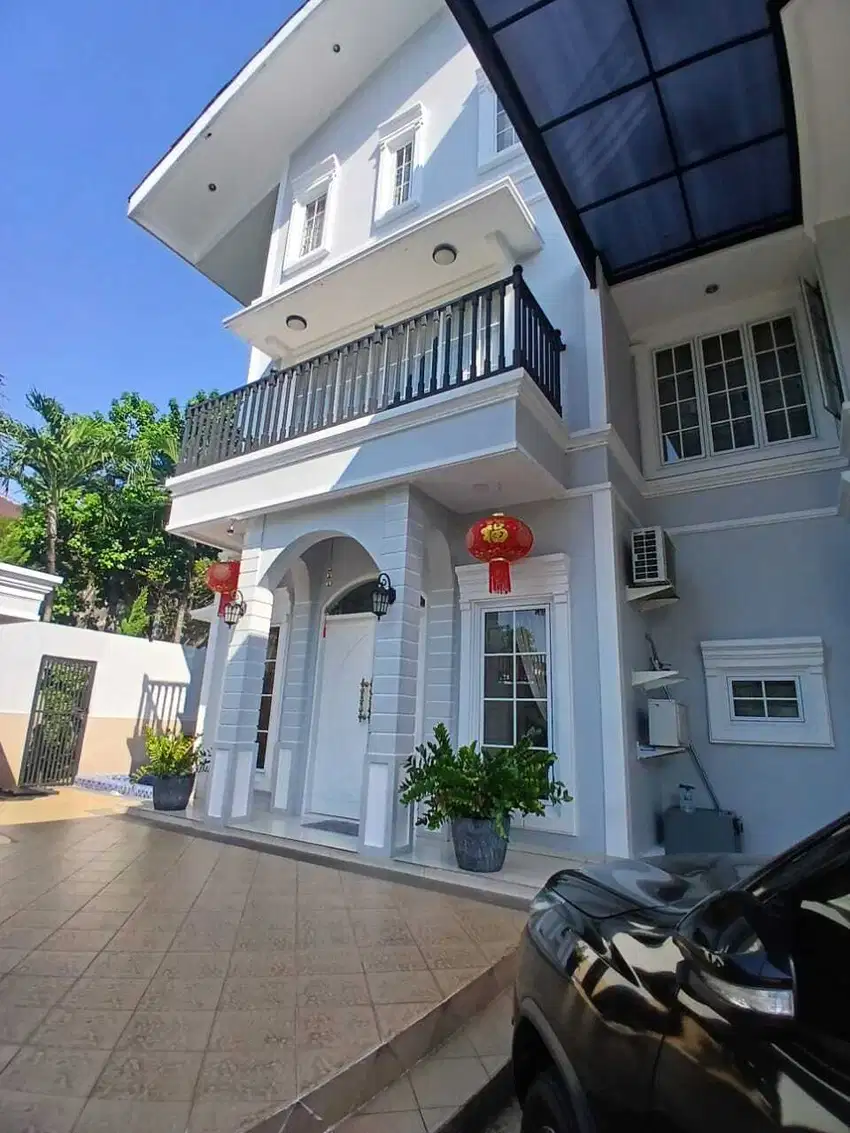 DiJual Cepat Rumah Cantik Asri  di Taman Grisenda, Pantai Kapuk Indah