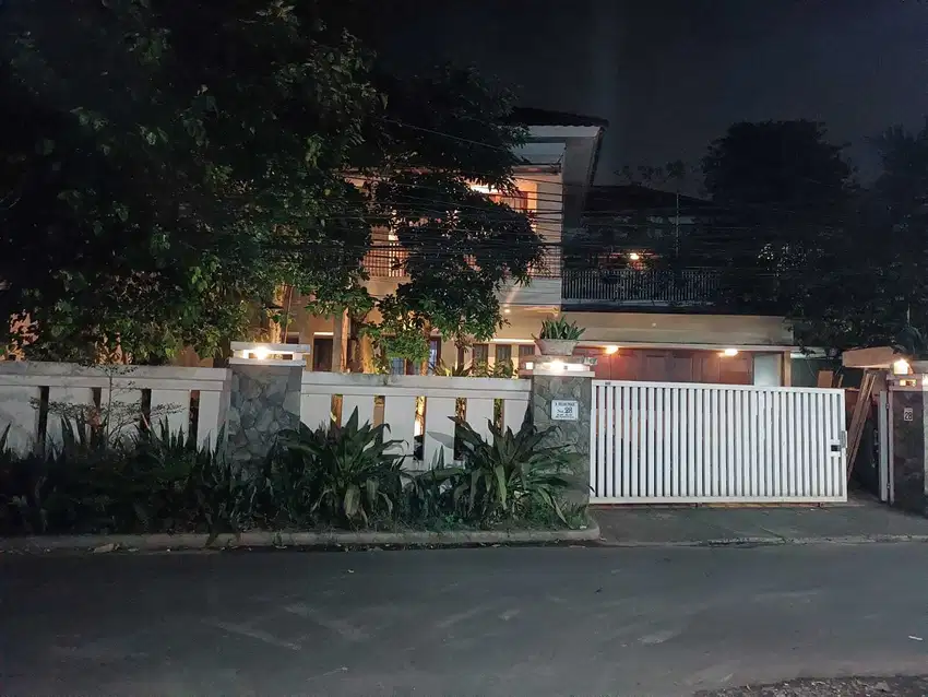 Dijual Rumah 2 Lt Mewah Startegis Pusat kota Siap Huni Di bintaro