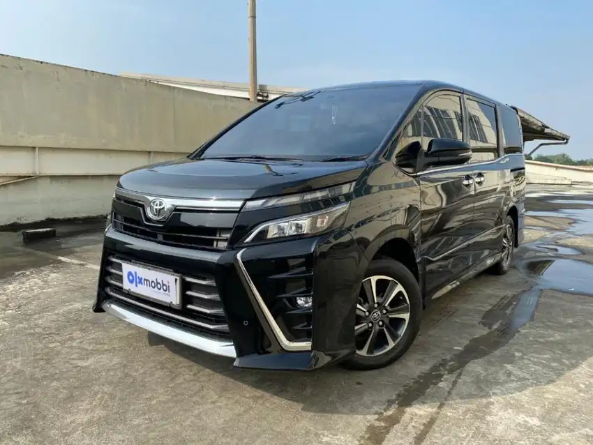 Promo Kredit Murah! Toyota Voxy 2.0 Bensin-AT 2018 WGY
