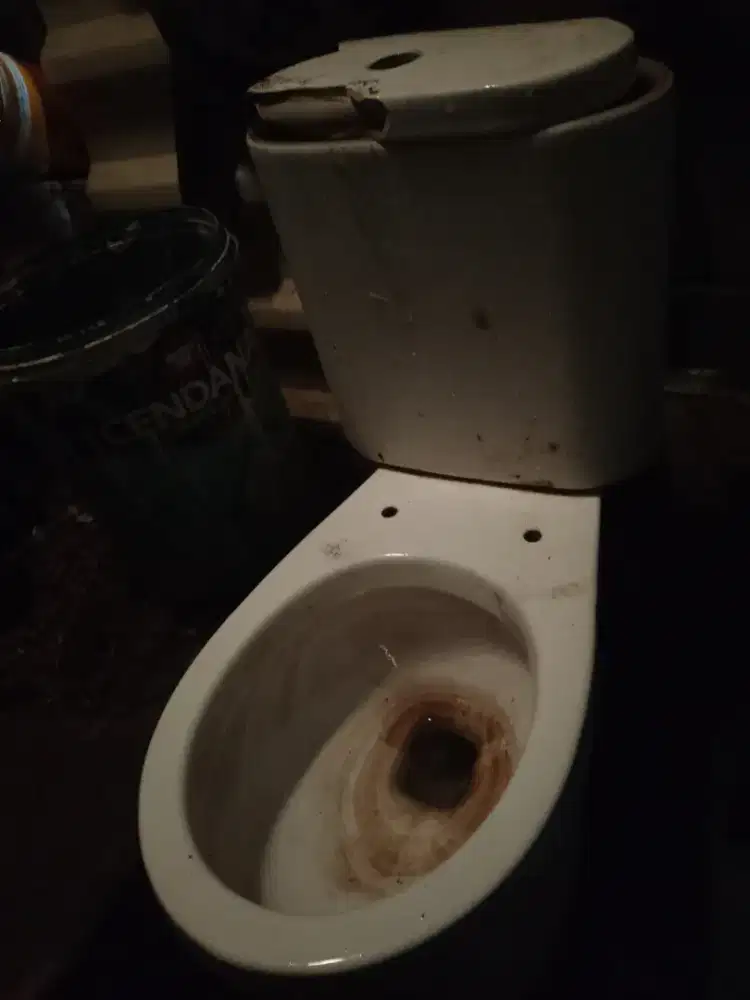 Closet duduk merk volk kondisi apa adanya