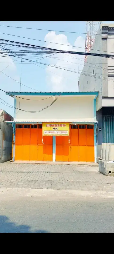 Disewakan Ruko Sangat Strategis Nol jln Raya 1,5 Lt Mezanin Siap Pakai
