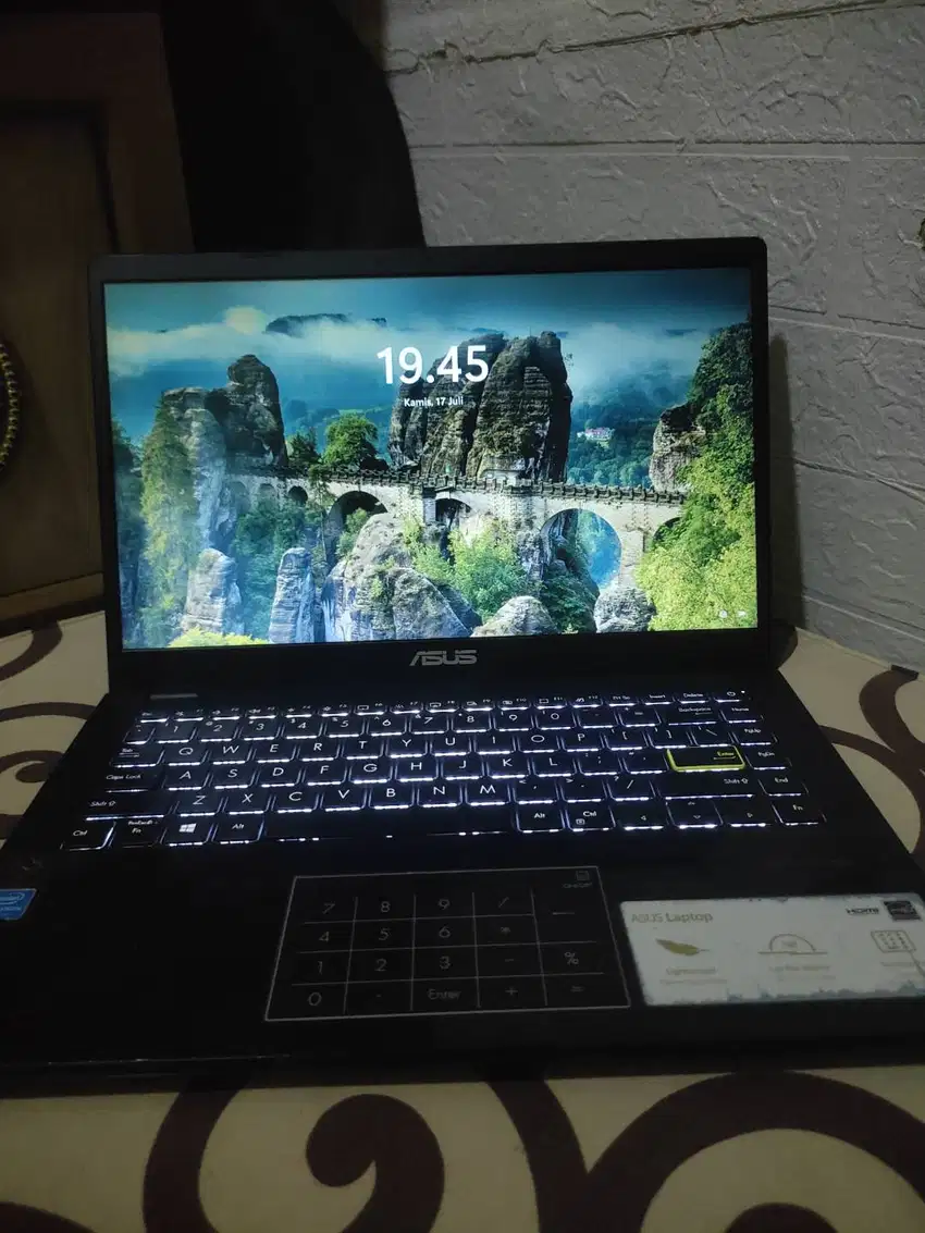 Asus Vivobook E410MA
