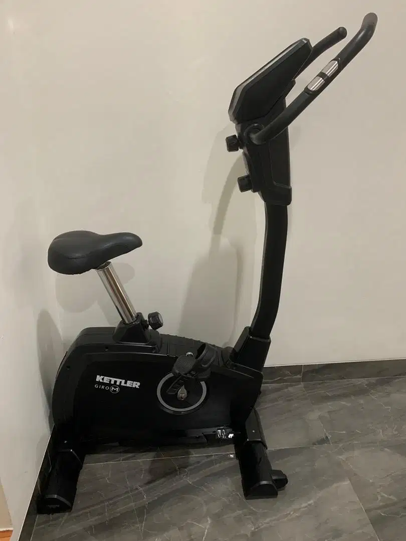 Sepeda statis / spin bike kettler