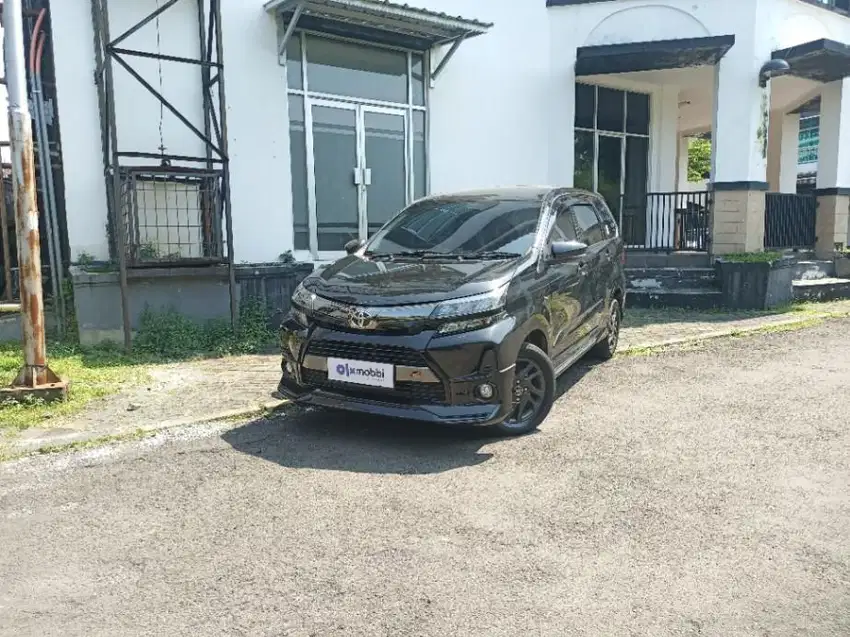 Like New - TOYOTA AVANZA 1.5 VELOZ GR BENSIN M/T 2021 HITAM