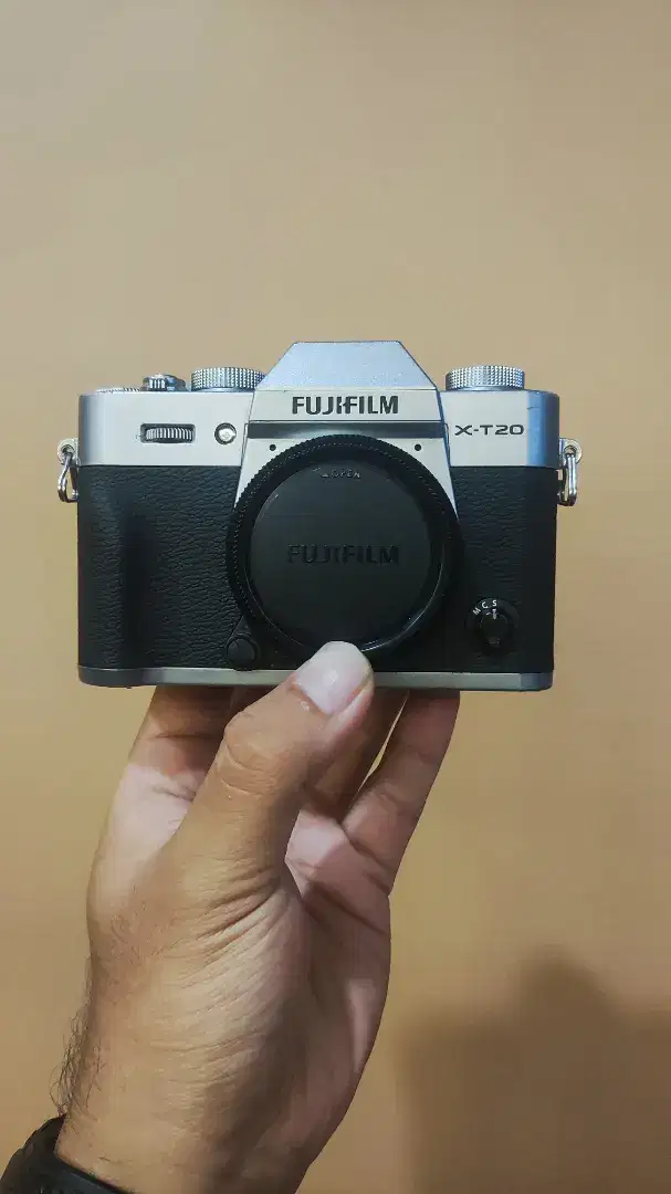 Mirrorless Fujifilm X-T20 Body Only