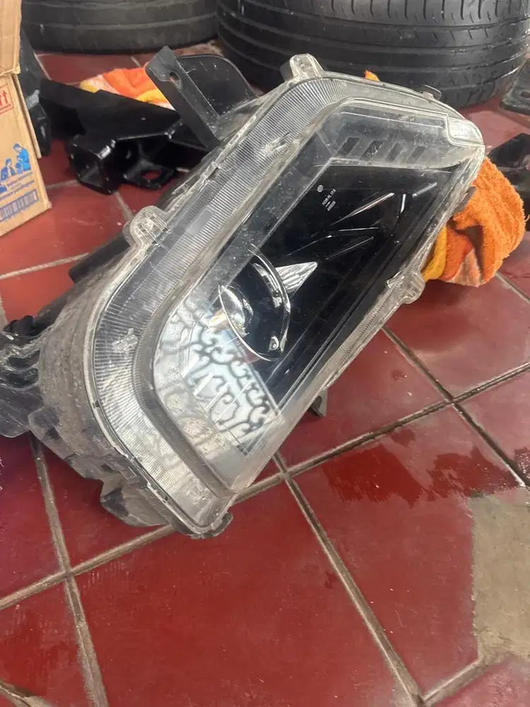 Headlamp kiri wuling almaz