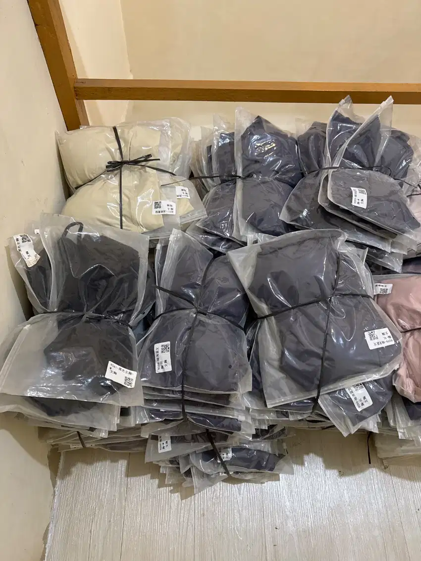 Cuci Gudang Pakaian Olahraga Wanita Import