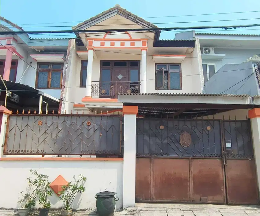 RUMAH 2 LANTAI Perlu Sentuhan Dikit Di LEBAK PERMAI Surabaya