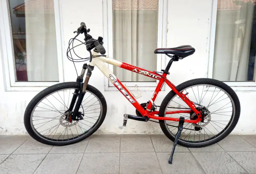 Sepeda MTB Trek