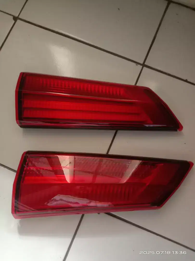Lampu reflekor belakang sigra type R orsinil