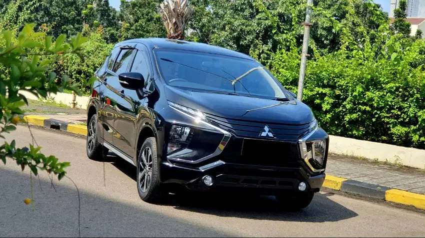 [ LOW KM ] Mitsubishi Xpander 1.5 Exceed AT Hitam 2019/2020